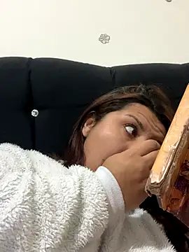 naomy26 online show from October 18, 2025, 4:14 am