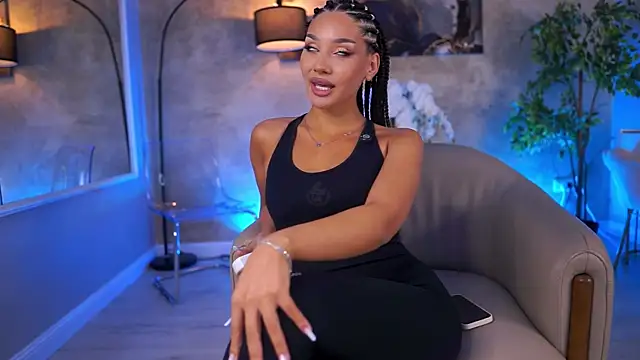 NinaSolenne online show from May 29, 2026, 12:22 pm