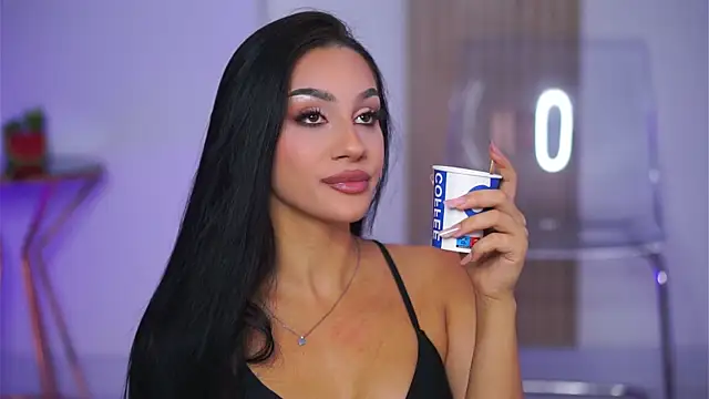 Snapshot of NinaSolenne chatting on November 28, 2025, 7:47 pm NinaSolenne online show from November 28, 2025, 7:47 pm