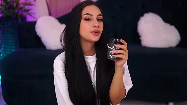 Snapshot of NinaSolenne chatting on November 23, 2025, 7:35 pm NinaSolenne online show from November 23, 2025, 7:35 pm