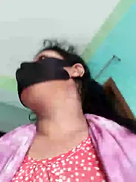 HOT BABY66 online show from November 9, 2025, 4:49 am