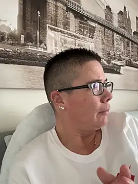 voluptuous-minx online show from December 4, 2025, 12:15 pm