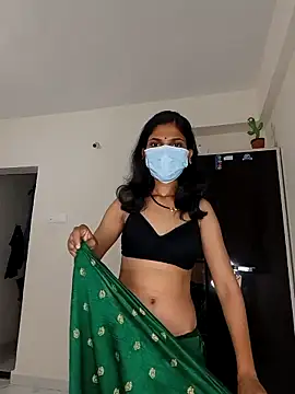 Shivani2002 online show from May 20, 2026, 4:48 pm