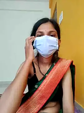 Shivani2002 online show from November 28, 2025, 1:39 am