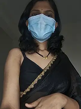 Snapshot of Shivani2002 chatting on July 6, 2026, 10:33 am Shivani2002 online show from July 6, 2026, 10:33 am