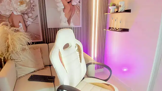 Ailee naughty online show from October 28, 2025, 2:23 am