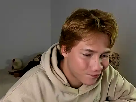 ConnieVarela online show from December 15, 2025, 2:17 am