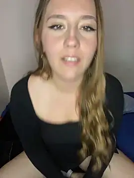 Snapshot of Cutie_blondie chatting on September 12, 2025, 7:13 pm Cutie blondie online show from September 12, 2025, 7:13 pm