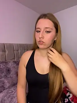 Snapshot of Cutie_blondie chatting on November 14, 2025, 10:46 pm Cutie blondie online show from November 14, 2025, 10:46 pm