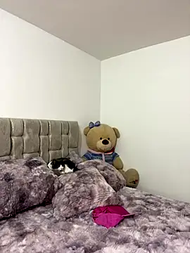 Snapshot of Cutie_blondie chatting on October 23, 2025, 11:14 pm Cutie blondie online show from October 23, 2025, 11:14 pm