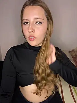 Snapshot of Cutie_blondie chatting on September 25, 2025, 8:04 pm Cutie blondie online show from September 25, 2025, 8:04 pm