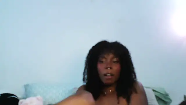 Snapshot of SparklingSoleil chatting on October 15, 2025, 7:22 pm SparklingSoleil online show from October 15, 2025, 7:22 pm