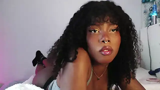 Snapshot of SparklingSoleil chatting on December 15, 2025, 2:12 pm SparklingSoleil online show from December 15, 2025, 2:12 pm