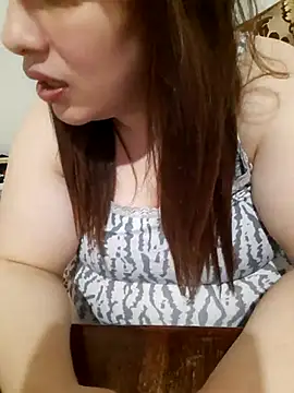 Snapshot of Madam-bezoul- chatting on February 16, 2026, 12:20 am Madam-bezoul- online show from February 16, 2026, 12:20 am