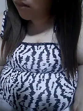 Snapshot of Madam-bezoul- chatting on January 31, 2026, 7:34 pm Madam-bezoul- online show from January 31, 2026, 7:34 pm