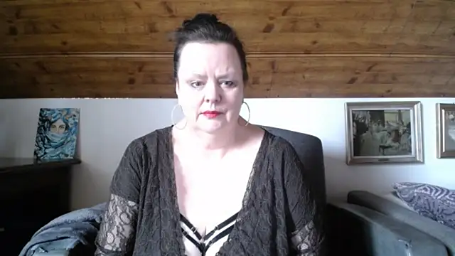 Snapshot of TiffanyMature chatting on April 24, 2026, 9:11 am TiffanyMature online show from April 24, 2026, 9:11 am