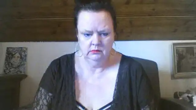 TiffanyMature online show from April 12, 2026, 3:04 pm