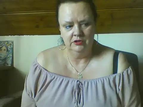 TiffanyMature online show from April 10, 2026, 8:21 am