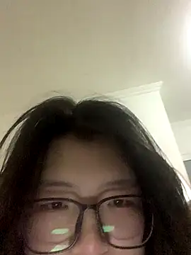 Snapshot of SSlady521 chatting on October 6, 2025, 5:02 pm SSlady521 online show from October 6, 2025, 5:02 pm