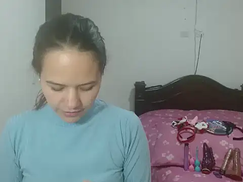 yarafuckass online show from October 17, 2025, 8:21 pm