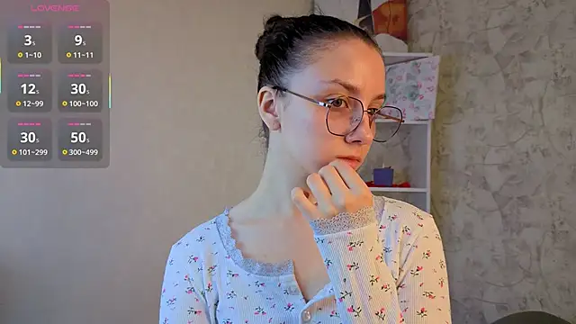 GiseleLamos online show from April 6, 2026, 3:13 am