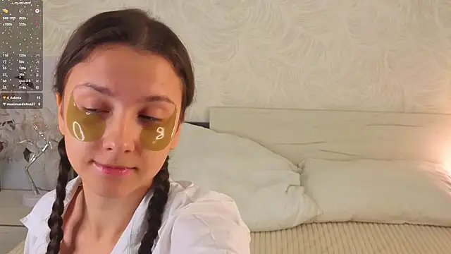 Snapshot of GiseleLamos chatting on September 23, 2025, 3:35 am GiseleLamos online show from September 23, 2025, 3:35 am