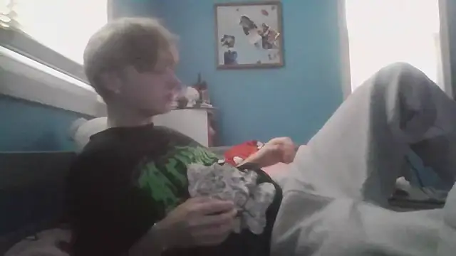 Liam axel35 online show from November 10, 2025, 8:58 pm