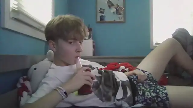 Liam axel35 online show from October 13, 2025, 7:48 pm