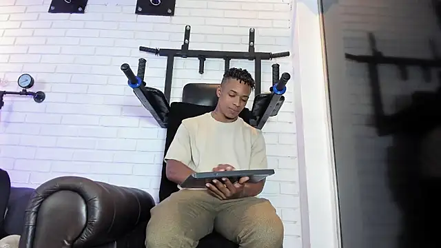 Snapshot of ItaloMoore chatting on February 13, 2026, 3:34 pm ItaloMoore online show from February 13, 2026, 3:34 pm