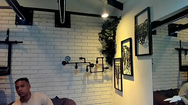 ItaloMoore online show from September 28, 2025, 11:06 am