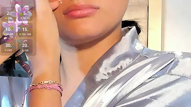 VioletHilton online show from October 28, 2025, 6:40 pm