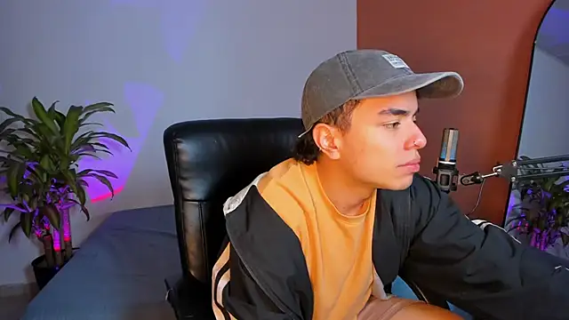 obzidyan online show from October 12, 2025, 1:29 am