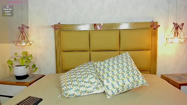 MELISSAROUGE online show from September 11, 2025, 7:47 pm