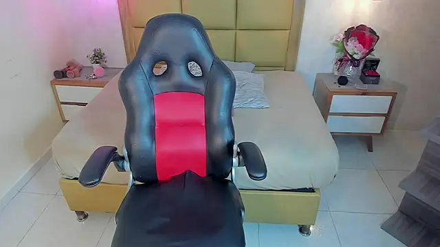 Snapshot of MELISSAROUGE chatting on February 27, 2026, 7:57 pm MELISSAROUGE online show from February 27, 2026, 7:57 pm