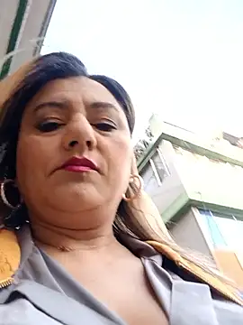 Nataly Foley online show from October 30, 2025, 11:41 am