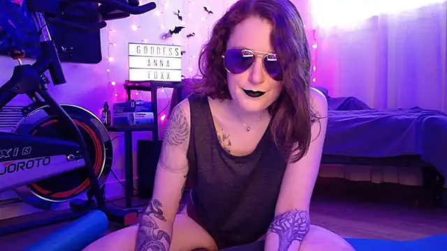 mistressannafoxx online show from March 13, 2026, 12:15 am