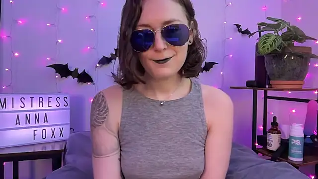 mistressannafoxx online show from November 11, 2025, 6:25 pm