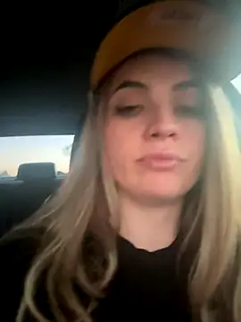 Snapshot of M1l3yD3w chatting on September 25, 2025, 1:44 am M1l3yD3w online show from September 25, 2025, 1:44 am