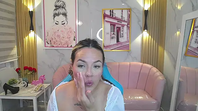 Jade Jones a online show from September 18, 2025, 3:53 am