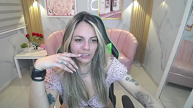 Jade Jones a online show from September 23, 2025, 3:46 am