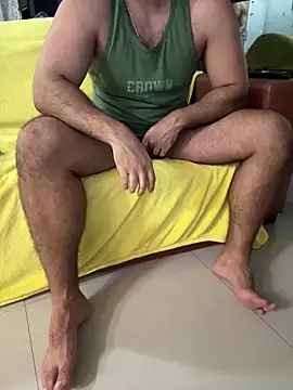 CasadoLutadorBigStuds online show from September 11, 2025, 7:08 am