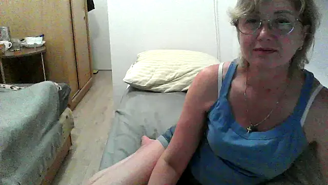 Snapshot of IrynaMolbertx chatting on September 10, 2025, 6:18 pm IrynaMolbertx online show from September 10, 2025, 6:18 pm