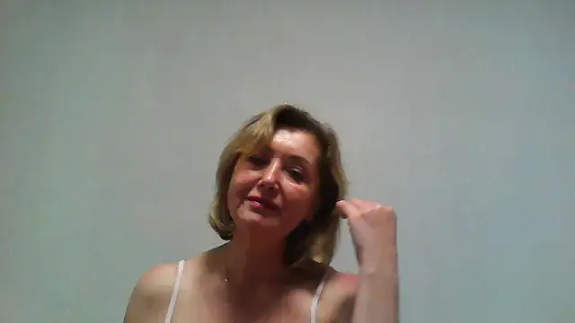 Snapshot of IrynaMolbertx chatting on October 21, 2025, 7:02 pm IrynaMolbertx online show from October 21, 2025, 7:02 pm