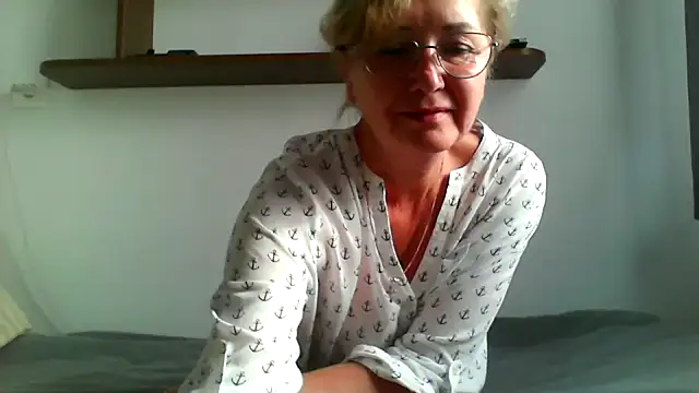 Snapshot of IrynaMolbertx chatting on September 28, 2025, 1:18 pm IrynaMolbertx online show from September 28, 2025, 1:18 pm