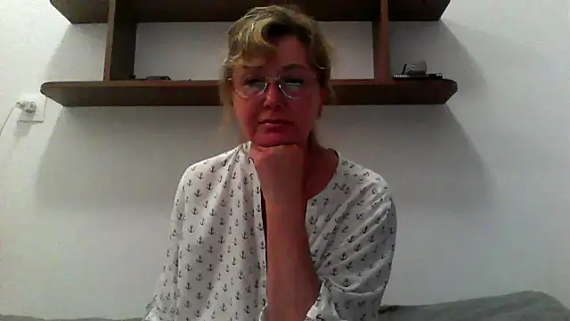 Snapshot of IrynaMolbertx chatting on September 29, 2025, 8:36 pm IrynaMolbertx online show from September 29, 2025, 8:36 pm