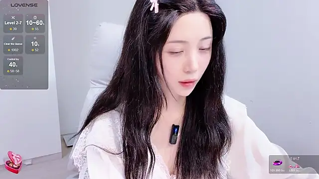 Snapshot of Amy-i chatting on June 20, 2026, 3:39 pm Amy-i online show from June 20, 2026, 3:39 pm
