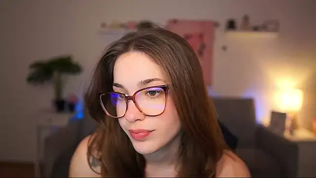 kissie cat online show from March 9, 2026, 2:31 pm