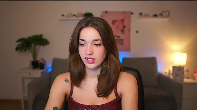 kissie cat online show from December 5, 2025, 2:15 pm