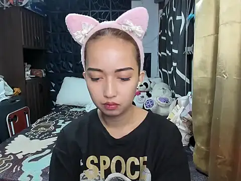 Soft Angel8 online show from December 18, 2025, 5:50 pm