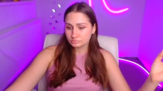 Stefanie Sweet online show from November 11, 2025, 1:28 pm